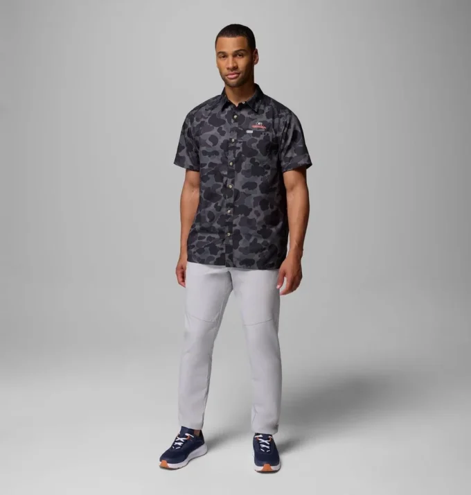 Camisa PFG Super Slack Tide™ para hombre, estilo universitario – Georgia