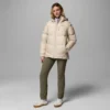 Chaqueta con capucha y plumón Cloudview™ para mujer Chaqueta con capucha y plumón Cloudview™ para mujer