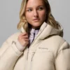 Chaqueta con capucha y plumón Cloudview™ para mujer Chaqueta con capucha y plumón Cloudview™ para mujer