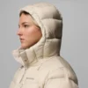 Chaqueta con capucha y plumón Cloudview™ para mujer Chaqueta con capucha y plumón Cloudview™ para mujer