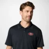 Polo PFG Low Drag Offshore™ para hombre – San Francisco 49ers